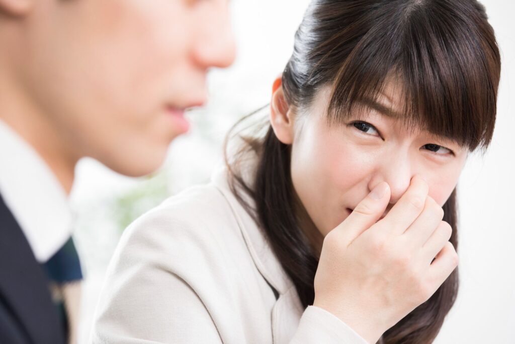 喫煙者の臭いは 服 髪 口から 周囲に影響を与えないための対策を解説 分煙 空気清浄機のクリーンエア